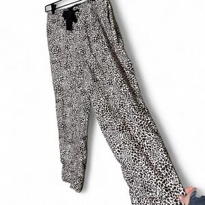 Lands End black and white leopard pajama pants with a black ribbon tie size M